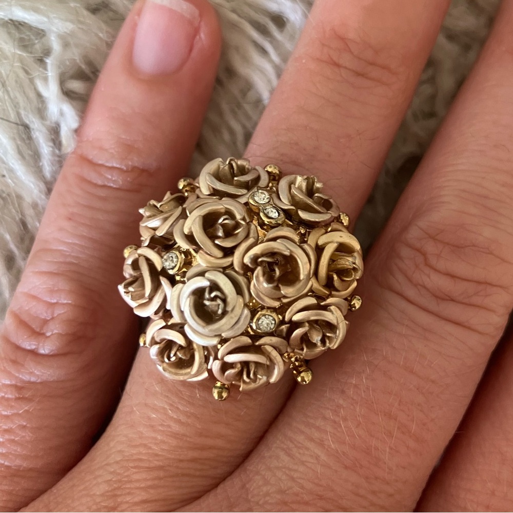 Ring bundle with gold and red rings